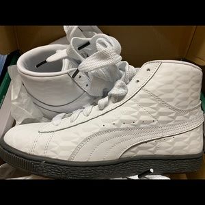 Puma White Basket Classic Mid Emboss Size 4.5 Boys